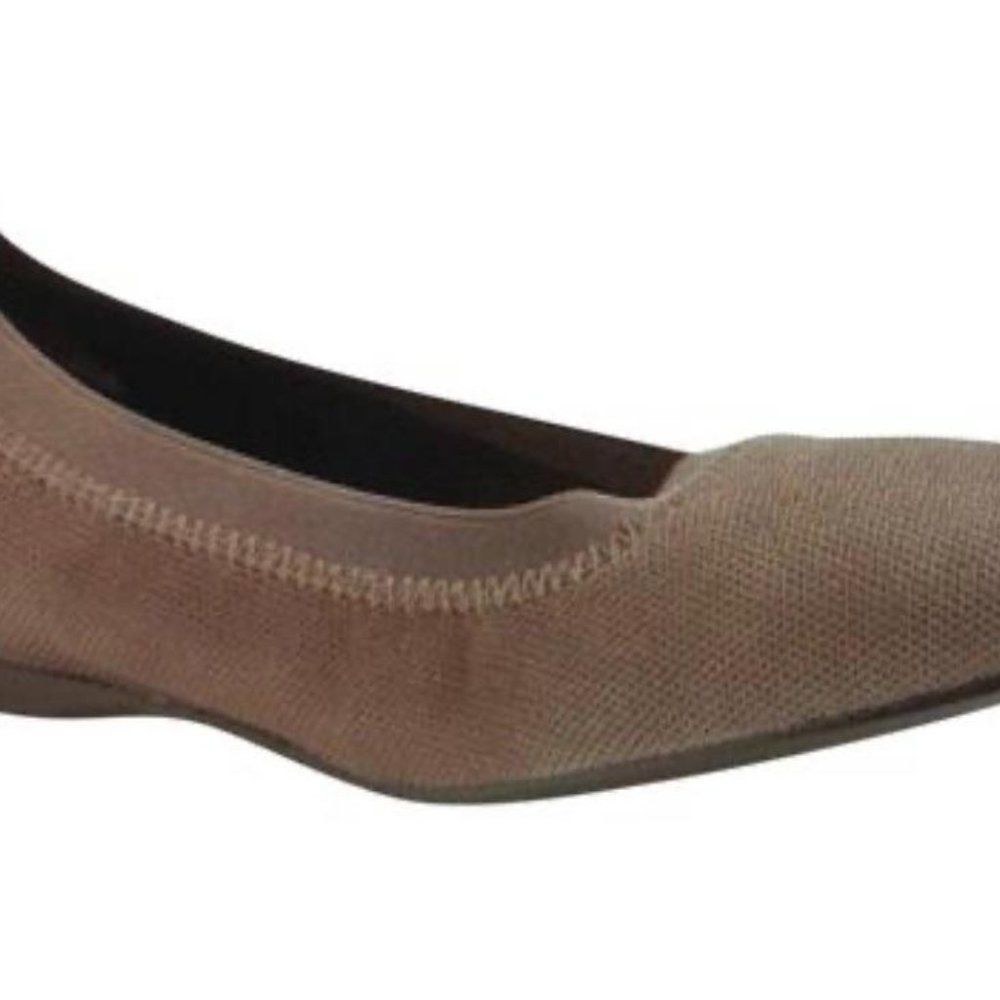 BNIB Stuart Weitzman Topo Pindot Shoes